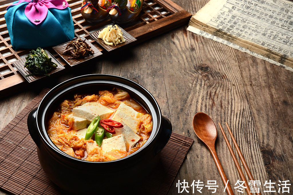 厨房|下厨房|泡菜做的汤,是夏季里大口吃饭的密码