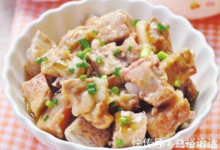 血水|无论排骨怎么做，都不要先焯水，学会这一招，排骨不柴不腥，好吃