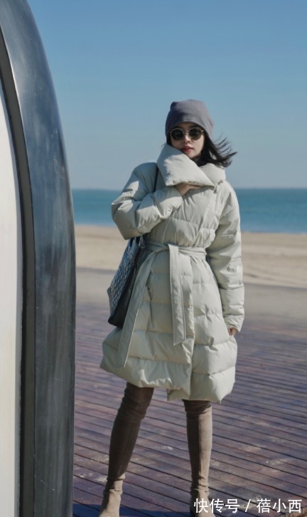 奔三奔四的女人,建议多穿“羽绒服”,下搭牛仔裤、半身裙真时髦