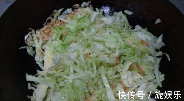 包菜|家长多给孩子多吃此菜,钙质比牛奶高2倍,孩子抵抗力慢慢增强