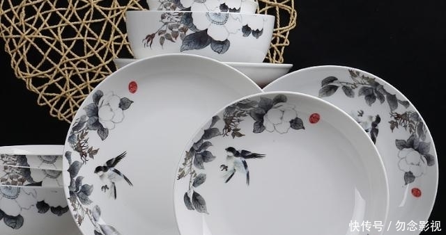 健康|餐具里带图案的不要再用了,百害而无一利,不能因美观而忽略健康