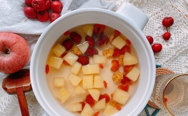 孩子|65婆婆让5岁男童坚持喝“苹果山楂水”,消除积食,现在怎么样?