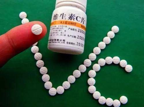 药片|2种小药片,丢进水里用来浇花,土壤两年不板结,开花多长的旺