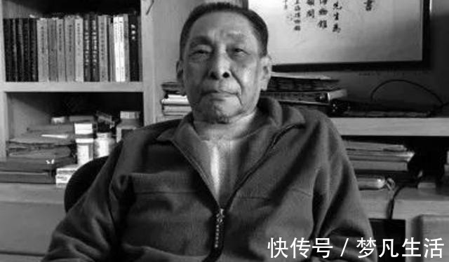 杜月笙@杜月笙儿子无偿捐献18个亿古董,只因一个承诺!