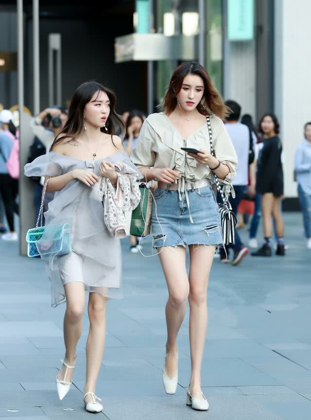  小姐姐|街拍：街头高颜值美女，浑身透露着时尚气息，每一个都很美