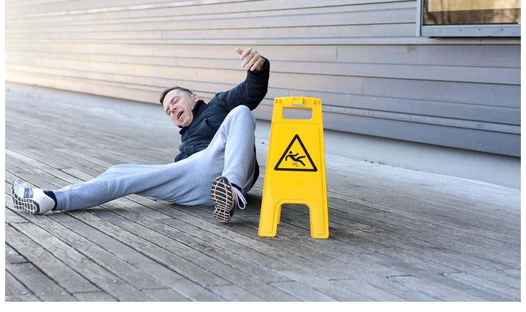 骨质疏松|骨疏松的“凶手”找到了，骨科医生：3物会悄悄“挖空”骨头，少碰