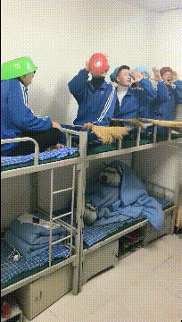 |搞笑GIF:老婆总问我去健身房干什么,我该怎么回答啊