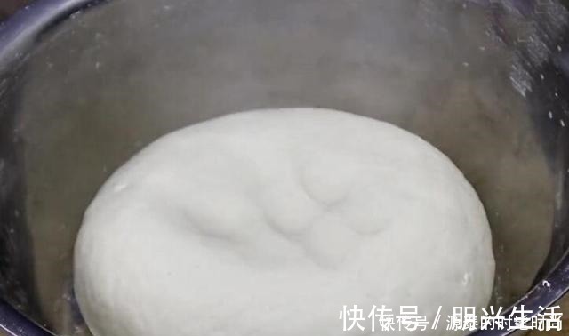 蒸馒头,掌握这6大技巧,保证馒头个个光滑筋道,又香又软又好吃
