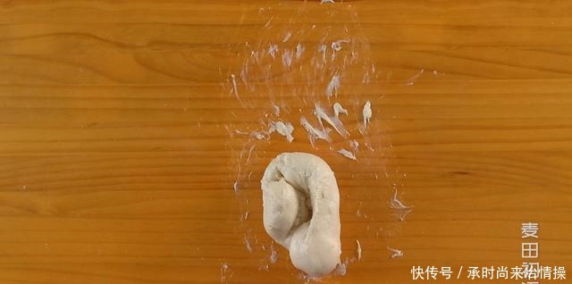 无法揉出手套膜来试试水合法揉面吧,超级轻松省力