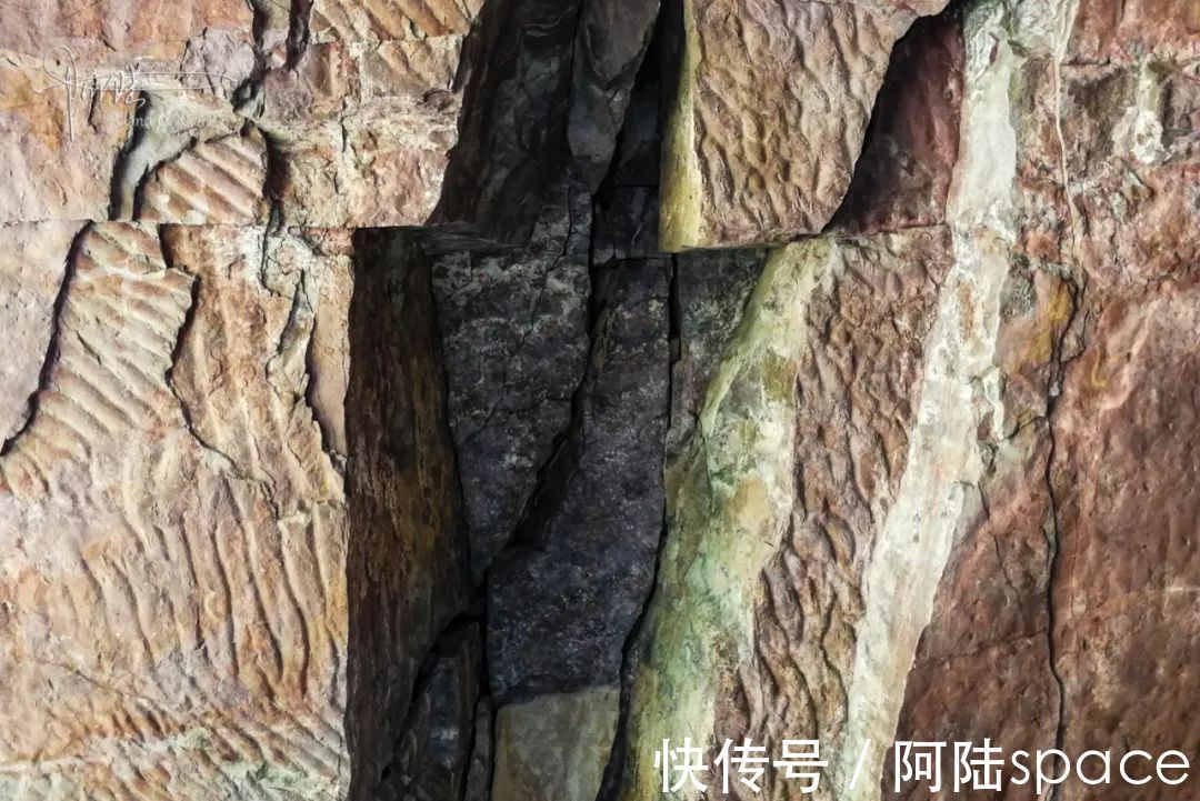 郭亮洞|历经30年坎坷，位于悬崖峭壁的这个郭亮洞地势险要，路况却很好