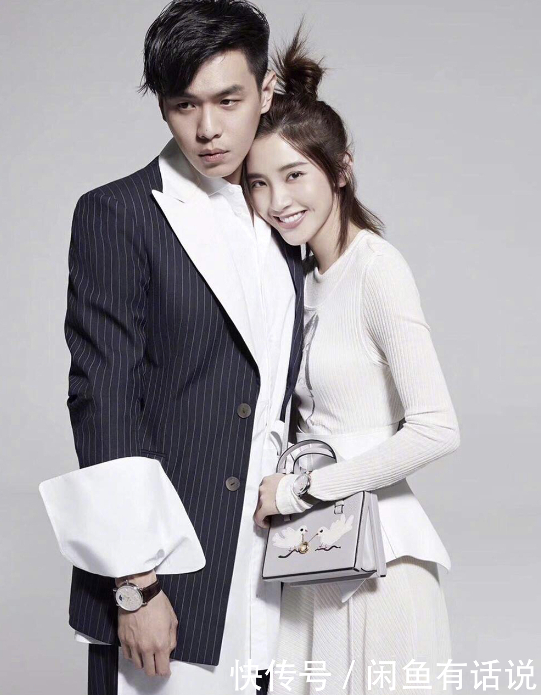 穿搭|张若昀唐艺昕罕见合体,穿情侣衫看着真登对,“小动作”更是甜蜜