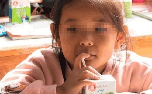 营养|4种“假牛奶”列入黑名单,没营养还浪费钱,不少家长还成箱买