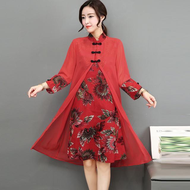 风衣|中国风外套+旗袍式连衣裙,这样穿实在太美,到哪里都是焦点