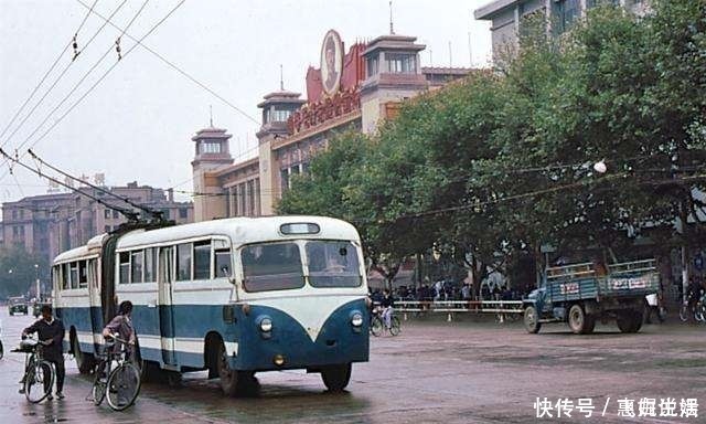 年代|和我在1980年代的时光路上走一走，那时不富有但快乐