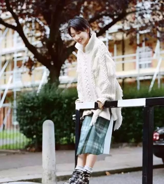 blind 早春穿什么毛衣+半身裙，让你时髦又有文艺范，满满女人味