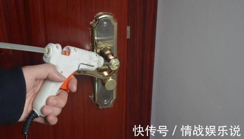 用途|门把上涂点热熔胶, 这个用途太实用了, 要是早点知道就好了