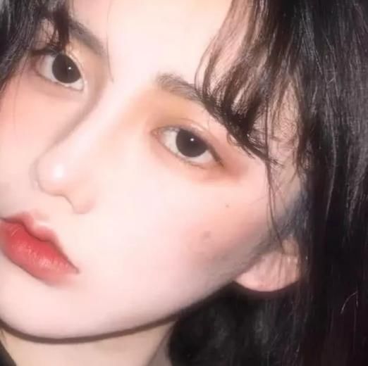 美人窝|脸上这3处有窝的女孩,属于难得的“桃花脸”,同时中2个的很少见