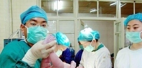 准妈妈|“有男助产士吗”?机智产妇要男医生接生,说出原因众人明白了