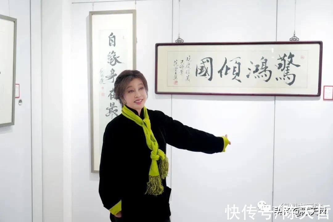 书法&身为中书协理事、国家画院院长的曾来德捧高了刘晓庆拉低了自己