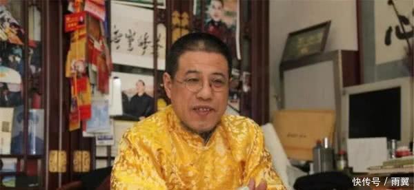 古代|他是乾隆七世孙,穿龙袍过着古代皇帝的生活,还留有皇帝扳指!