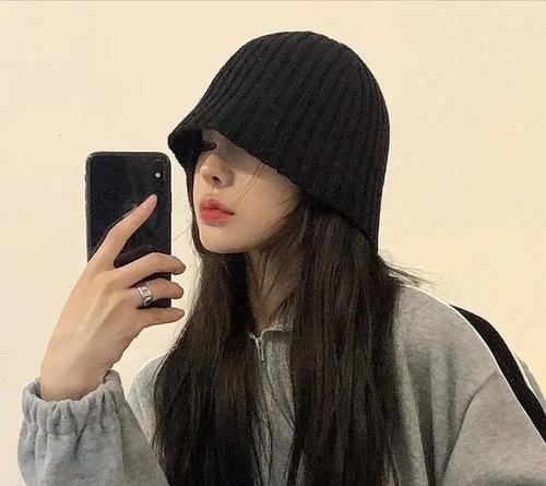 冬天必备三款帽子，搭配得当时髦又精致