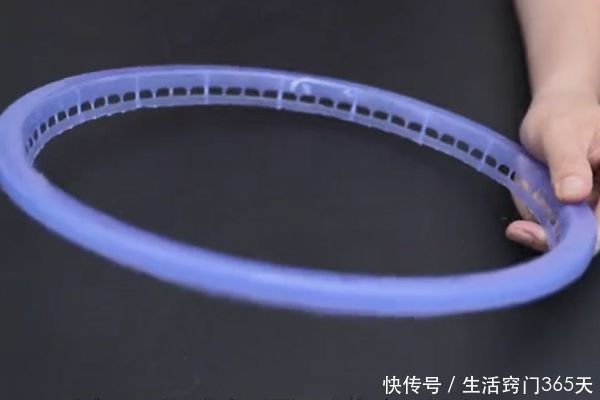 卖废品时,一定要把废旧菜篮子留下,这样改造放阳台,家人都夸好