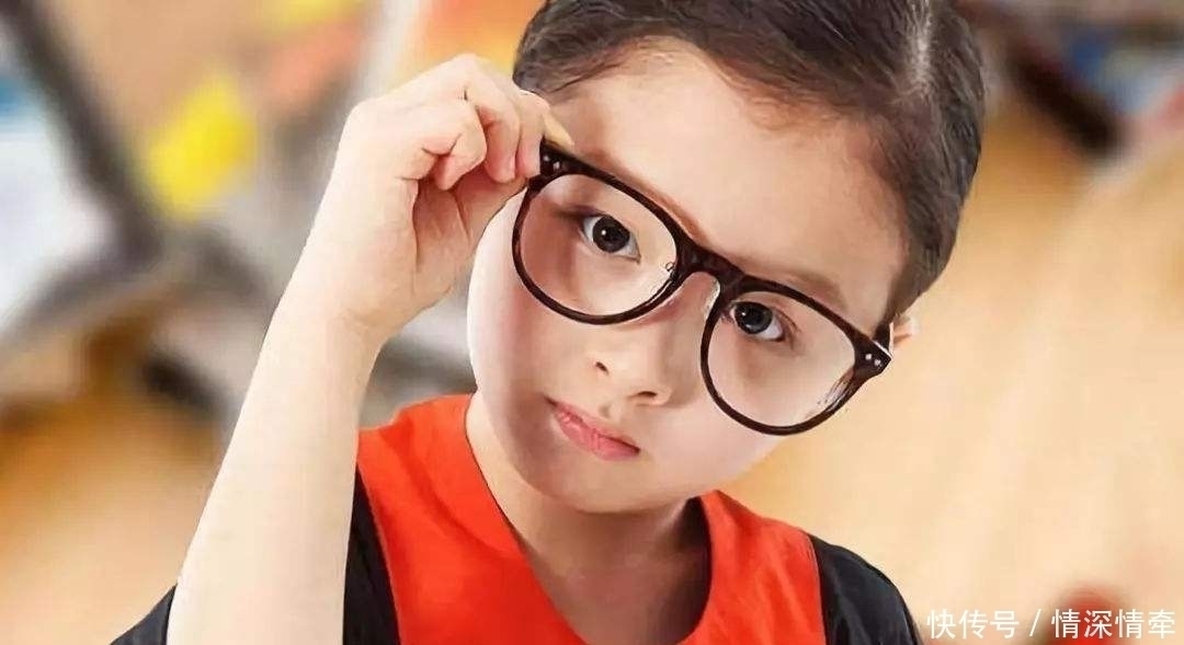 近视|美国最新研究发现:玩手机并不会让孩子近视,这件事才是“真凶”