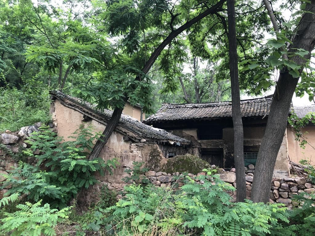 俗话说:“东高不算高,西高累断腰”,为何“西高”会累断腰?