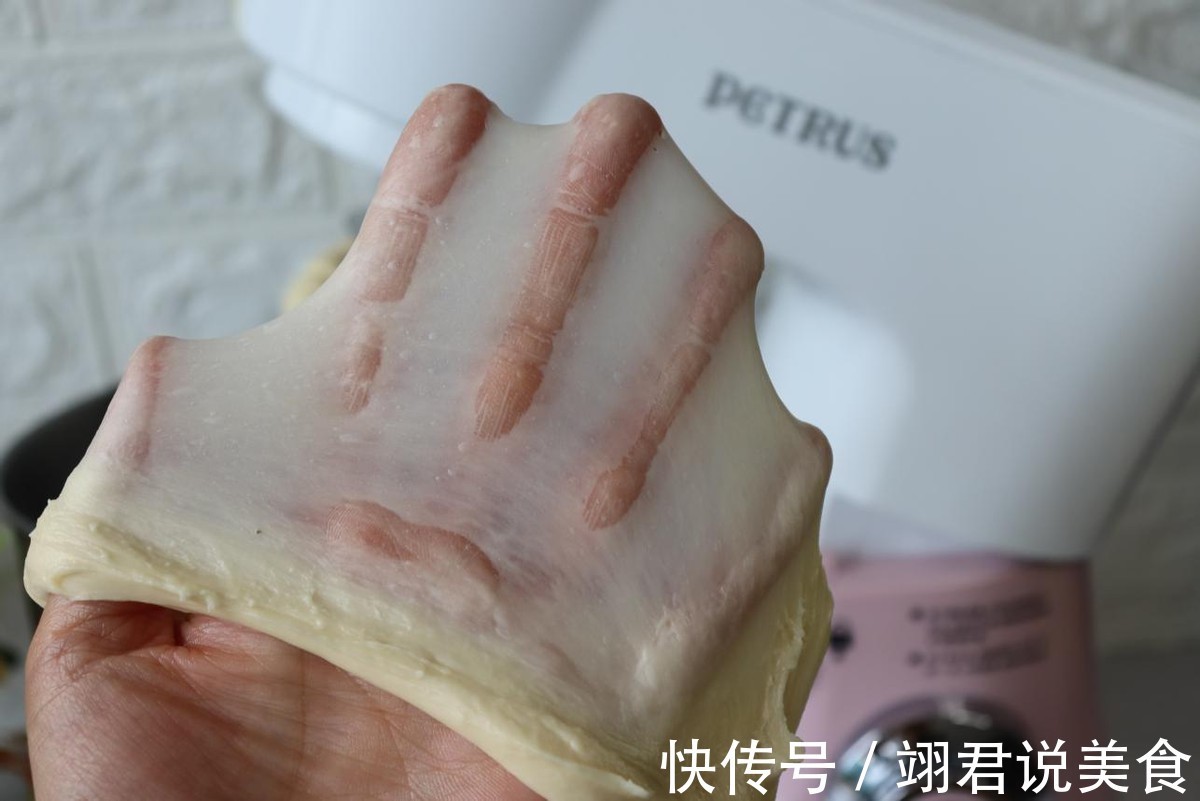 轻松上手的玉米肉松小面包,配料丰富,美味健康