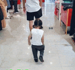 |搞笑GIF:今天带女神去表演真正的技术,实力单身