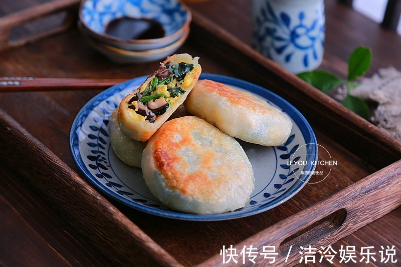 在家做馅饼,和面很重要,照着做馅饼皮薄馅大,放凉了也软软的