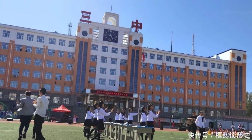  华诞|《关注》张扬青春活力 献礼新中国七十华诞