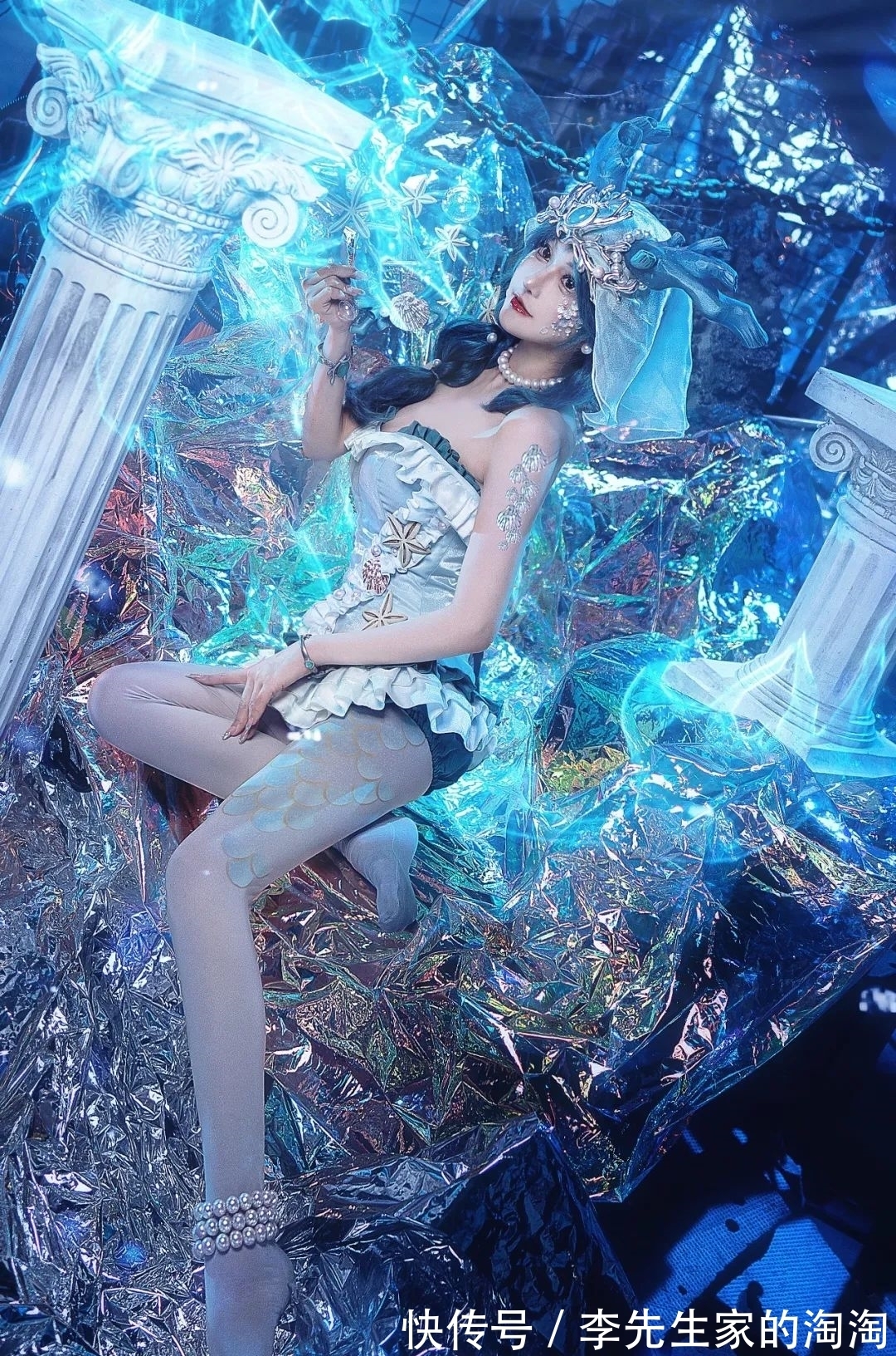 cos:第五人格祭司朝圣者渔女金皮的虚影cos正片@露儿