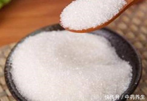 从厨房中找到这2样天然的生根剂,养花更无害、有趣!