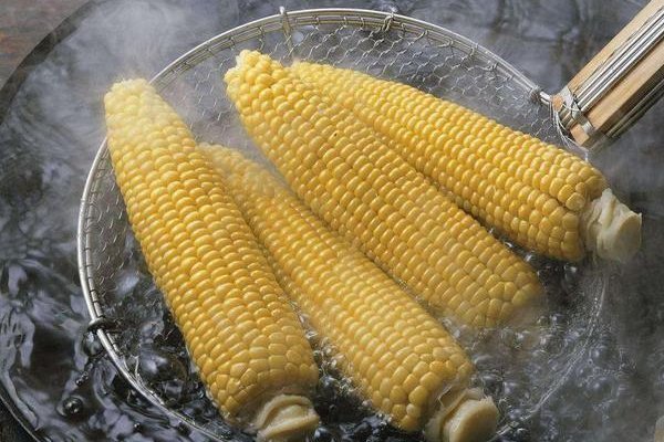 煮玉米的水特“值钱”,别倒掉了厉害用途大多人不晓得,学学吧