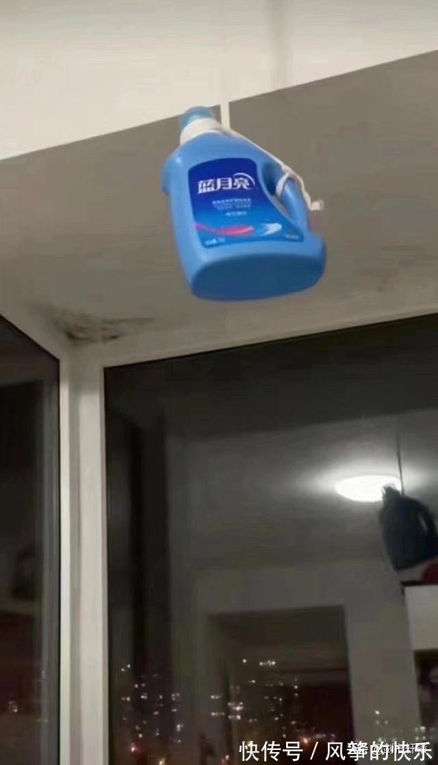 |搞笑段子:公司发的职业装穿着太紧了,我该怎么跟领导说啊?