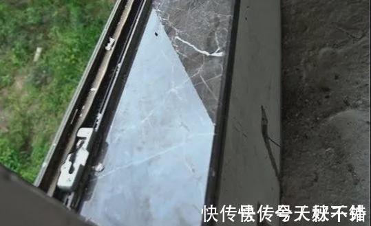 窗台|家里装修,老师傅擅自在窗台石上留个小耳朵,还说好处真多,晒晒
