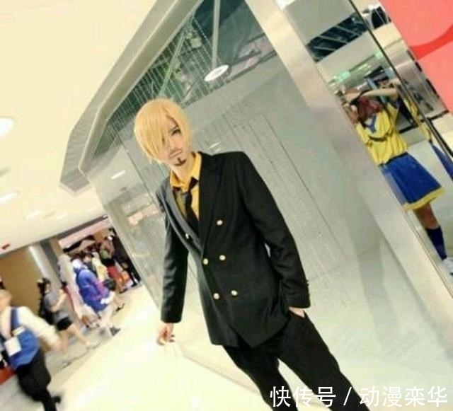 cos|《海贼王》cosplay的真谛,黄猿是天生的,女帝很美但差了点意思
