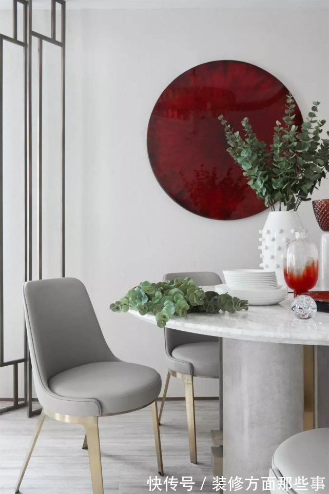 米洛什|210平红色是这个家的主角结合软装，带来安全感与舒