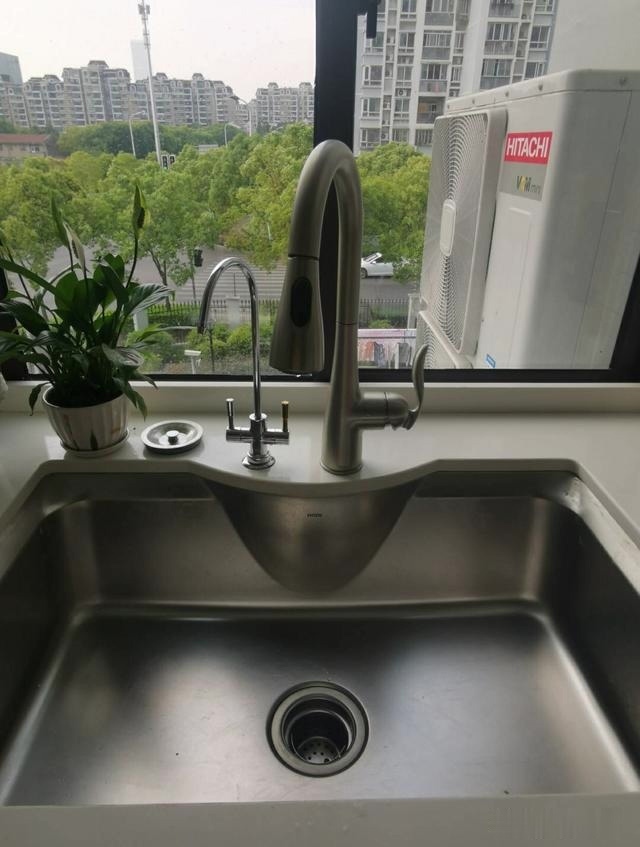 榻榻米|90后小两口幸福之家，电视墙不做一点造型，餐厅设卡座很实用！