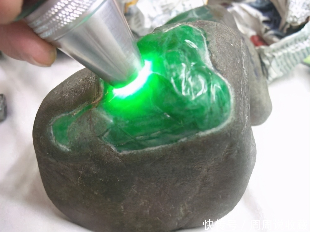专业人士|揭秘翡翠赌石的神秘面纱