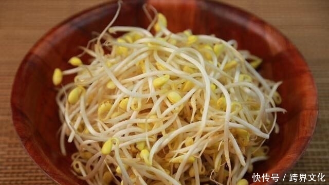 食材|早起喝一杯黄芪水,气血双补,用此2种食疗方式,你会有“惊喜”