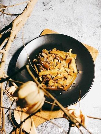 茄子还是这样做最好吃，孩子隔三差五吃，上桌就想抢光！