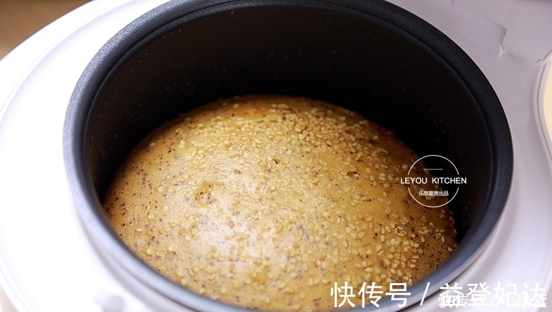 枣糕|想吃枣糕，用电饭锅就能做，不用打发，不用发酵，拌好面糊就入锅