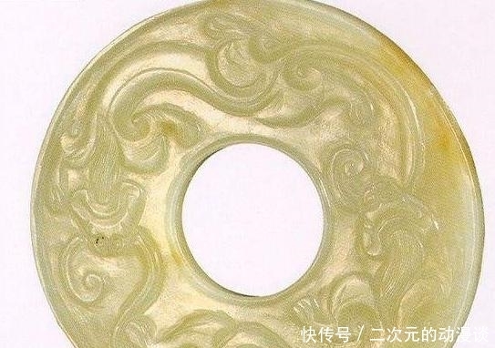 朝珠|李莲英墓中顶级国宝朝珠属于二品官员，一枚扳指印证他的地位！