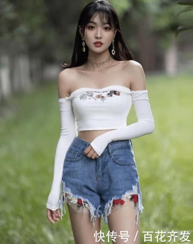 直眼|小区的时髦美女,一身靓丽打扮,让男人看得直眼