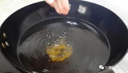 大米扔进滚烫的油锅里，5秒瞬间变美食，吃一口就爱上了，真的太好吃了