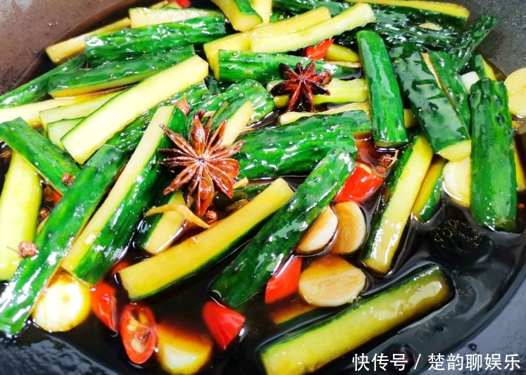  脆爽又入味|腌黄瓜，加盐后别直接加调料！多做1步，脆爽入味，1小时就腌好