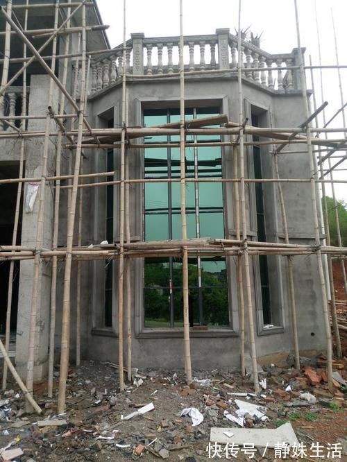 自建|30万的农村自建别墅,山清水秀太棒了,城里人看了也羡慕