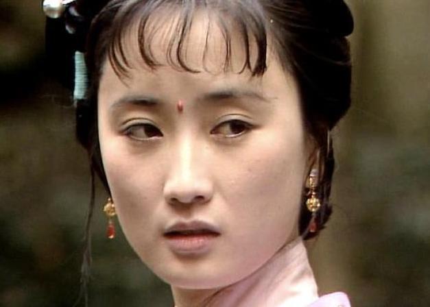 薛宝钗|晴雯、香菱临死前都喊“娘”,为什么黛玉临终前喊的是“宝玉”?